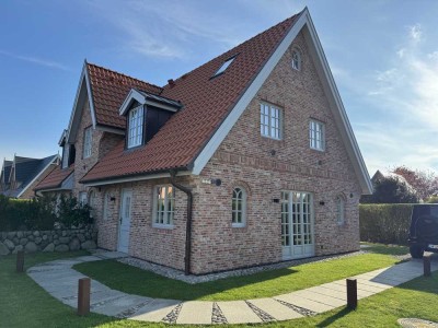 Strandnahes, neuwertiges Endhausteil mit viel Privatsphäre von Privat (Dauerwohnraum)