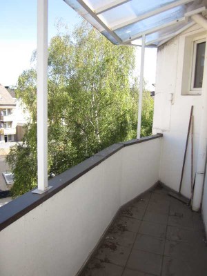 **3erWG-GEEINGNET-Gepflegte Wohnung mit Laminat,2 Bädern, Wohnküche, tageslicht Duschbad & Balkon***