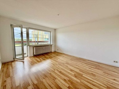 Freie 2-Zimmer Wohnung mit Einbauküche und Balkon in Buxtehude