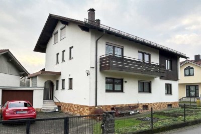 Bodenständiges Einfamilienhaus in bester Lage in Bogen