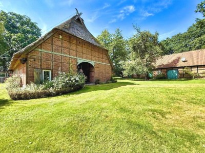Stilvoller Resthof – mit Pferdehaltung, Gästehaus, großen Nebengebäuden und vielfältigen Nutzu