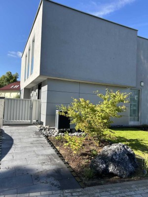 Erstbezug nach Luxussanierung – reihenhausähnliche 3-Zimmer-Gartenwohnung mit Wärmepumpe in Gronau