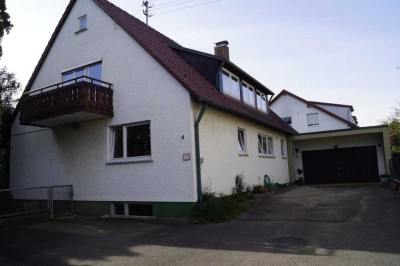 Zweifamilienhaus mit großer Lagefläche in schöner Lage in Gögglingen