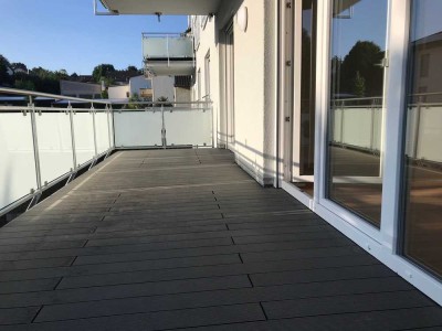3 Zimmer Diele, Bad, großer Balkon, barrierefrei, Kfw 55 Haus