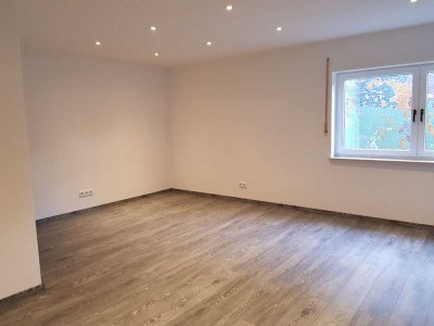 Schöne 2 Zimmerwohnung mit EBK & Terrasse in ruhiger Wohnlage von MA Seckenheim-Herrenalberstr.