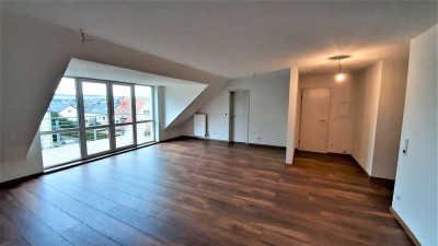 Schicke große 2 1/2-Zimmer-Galeriewohnung mit Balkon