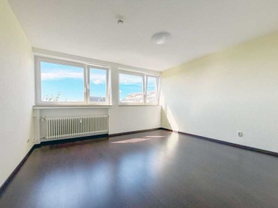 Helle 3-Zimmer-Wohnung mit Loggia, Aufzug, Gartenmitnutzung und niedrigem Hausgeld in Zentrumsnähe