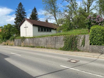 Großes Baugrundstück mit Kapelle