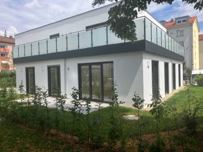 Erstbezug:  Lichtdurchflutete Dach - Terrassen - Wohnung, Alt - Moosach