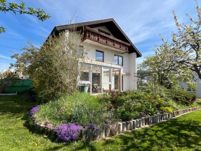 Haus mit grossem Garten zum Toben sucht liebe Familie zwecks gemeinsamer Zukunft!