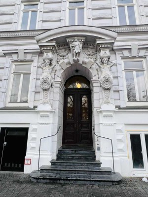 Stilvoller Altbautraum am Hansaplatz - Exklusive 4-Zimmer-Wohnung mit Luxusbad, Sauna & Balkon