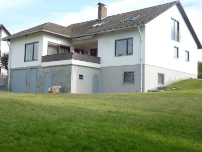 Großes Einfamilienhaus