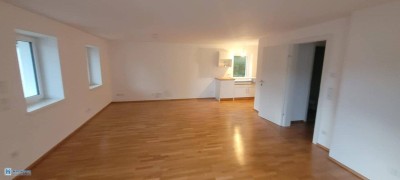 Moderne hochwertige 2-Zimmer-Whg mit 65 m2 + 18 m2 Terr. in Ruhiger Lage in Alt-Liefering (T5)