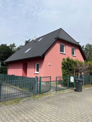 Altlandsberg OT Bruchmühle: Großes Einfamilienhaus in schöner Waldrandlage