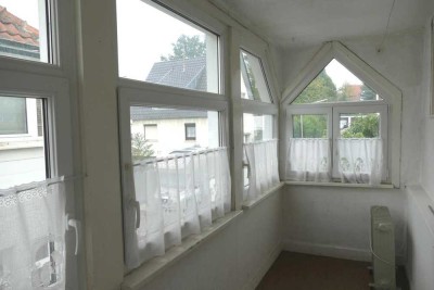 Hier wartet ein freistehendes Einfamilienhaus auf eine fröhliche Familie!