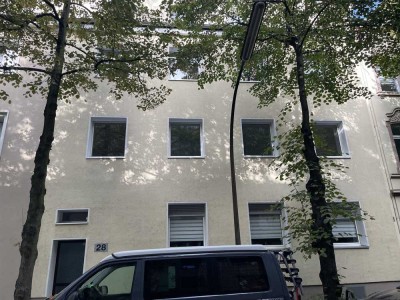 Schöne ruhige  4-Zimmer-Wohnung mit Balkon in Köln Vingst