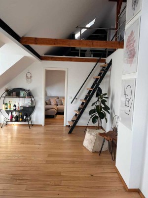 Wunderschöne, (teil-) möblierte Maisonette Wohnung mit Dachterrasse