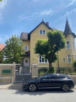 Kernsanierte Dachgeschosswohnung mit traumhaftem Blick