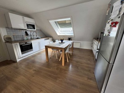 Stilvolle 5-Raum-Dachgeschosswohnung mit EBK in Esslingen am Neckar auch als WG möglich
