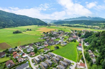 Entzückender Bungalow mit Gartenparadies, Bergkulisse, 6 Zi, XXL- Carport, Garage, Sauna uvm.