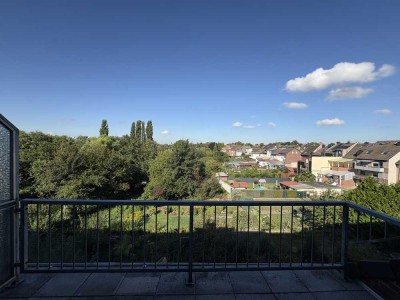 Zentral gelegene 3-Zimmer DG-Wohnung mit Balkon