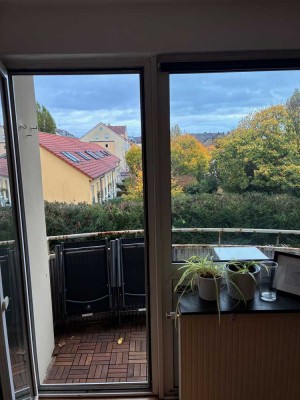 Vollmöblierte 2-Zimmer Wohnung mit Balkon in Frankfurt-Niederrad