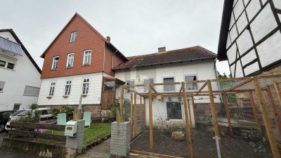 MODERNISIERT & AUSBAUFÄHIG – RUHIG GELEGEN