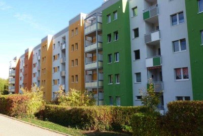 Frisch sanierte 4-Raum-Wohnung im Erdgeschoss mit Balkon