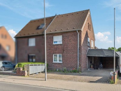 Kaarst: Ein Mehrgenerationenhaus der besonderen Art mit Garage und zwei Außenstellplätzen