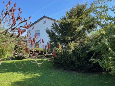 Schönes EFH mit Gartenanteil in ruhiger Wohnlage