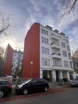 Von Privat. Bezugsfreie 2-Zi.-Altbau-Wohnung in Charlottenburg