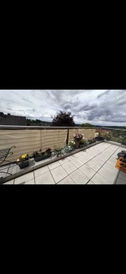 Traumhafte 2-Zimmer-Wohnung mit Panorama-Blick, Terrasse & Tiefgaragenstellplatz – ab 15.09. frei