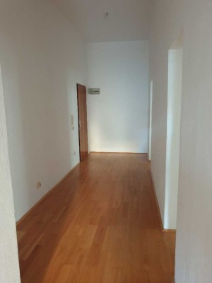 Gepflegte 5-Zimmer-Wohnung mit Balkon in Augsburg