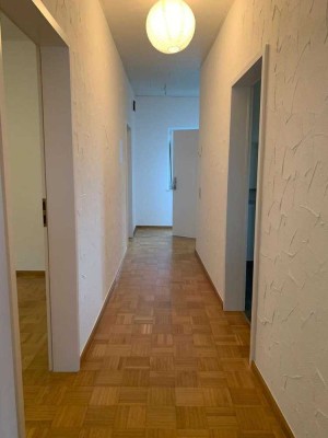 ruhig gelegene gepflegte Wohnung 2,5 ZKB mit Terrasse in Homburg-Sanddorf