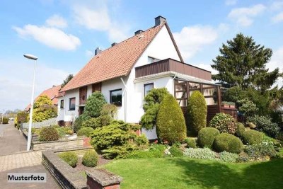 2-Familienhaus nebst Betriebsgebäude