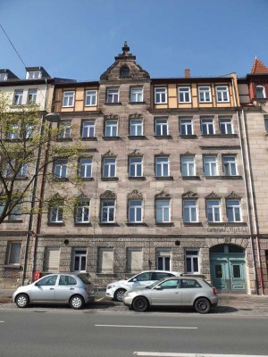 Gemütliche 3-Zimmer-Dachgeschoss Wohnung am Fürther Prater mit Blick auf den Park