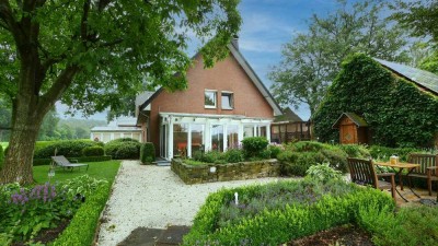 Großzügige Doppelhaushälfte im Grünen – Viel Platz und Natur