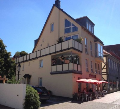 Gepflegte & helle 3-Zimmerwohnung, frisch renoviert mit Loggia, EBK & Carportplatz