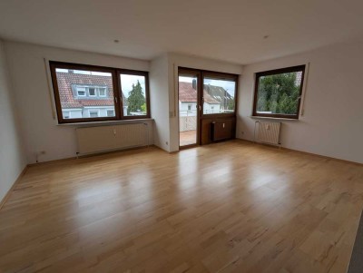 Helle 2-Zi. Whng. in ES-Serach mit neuer Küche, Balkon mit Fernsicht ruhige und doch zentraler Lage