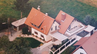 2 Doppel-Häuser 4 WohnEinheiten - 4 getrennte Wohnungen, Keller, Garten u. Garage ** ruhig gelegen *