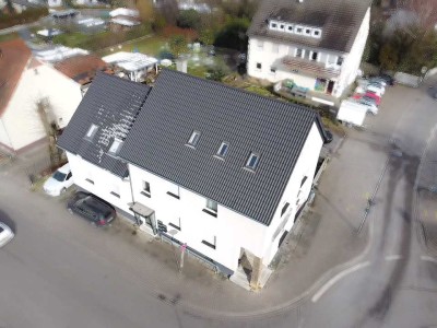 Mehrfamilienhaus in saniertem Zustand an zentraler Lage (5 % Rendite) zzgl. Bauplatz in 1. Reihe