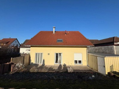 Mackenbach - freistehendes Einfamilienhaus mit 6 Zimmer, 3 Bädern, Garage, großer Garten