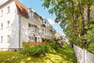 Bezugsfreie Dachgeschosswohnung mit großem Balkon, Waldblick & großem Hobbyraum** PKW-STELLPLATZ