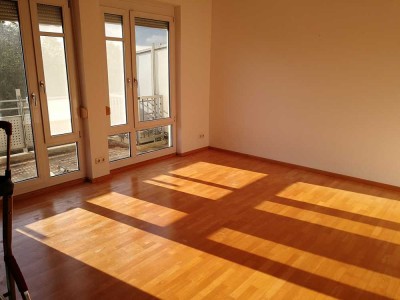 Sonnige 2 Zi.-Whg.,EBK/BALKON/TG/prov.-frei