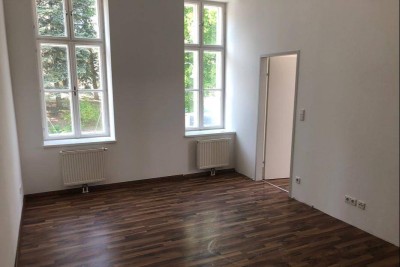 Schöne Altbauwohnung mit hohen Räumen