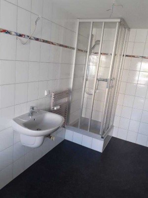 Neuwertige 3-Raum-Wohnung mit Balkon und Einbauküche in Gera
