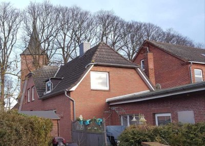 Nähe Heiligenhafen Mehrfamilienhaus 4 Wohneinheiten mit Gewerbehof+Halle+Baugrundstück(Neukirchen)