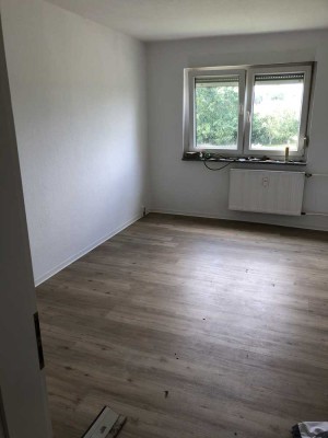 Vollständig renovierte 3-Zimmer-Wohnung in Kamern