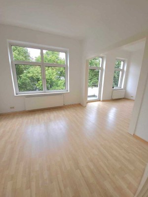 Großzügige Wohnung in begehrter Lage mit Balkon