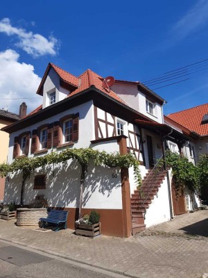 Kernsaniertes Fachwerkhaus in Maikammer zu vermieten